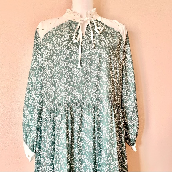 Dainty Jewells White & Green Floral With Gold Polkadot 3/4 Sleeve Dress. - Picture 2 of 9